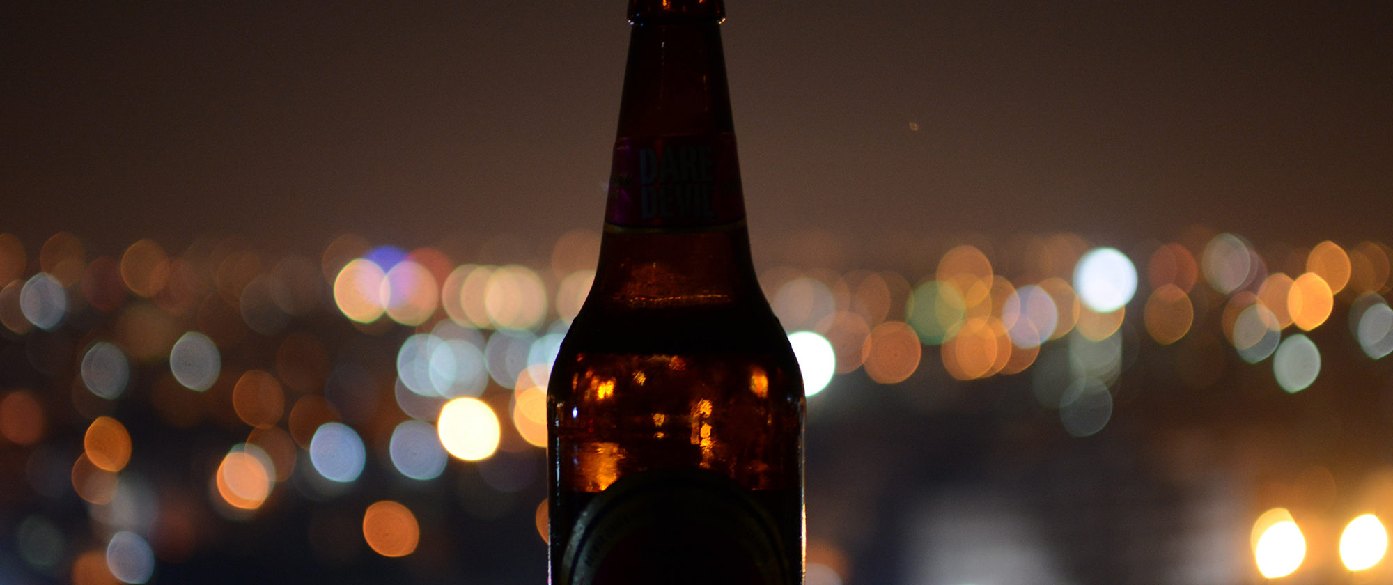 For the first time it has been seen that epigenetic changes in the offspring of mice that have consumed alcohol in 'binge' are maintained in the adult stage. Photo by Eeshan Garg to Unsplash.