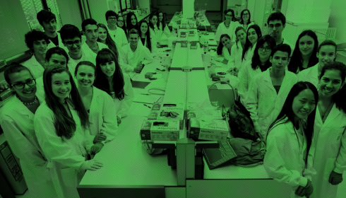 Students of the "Molecular Biology Laboratory: Discover Mutations" course organized by the DCEXS-UPF.