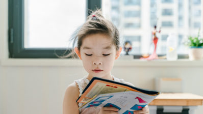 El TDAH y el empeoramiento en la memoria de los niños y niñas podría estar asociado. Imagen de Jerry Wang para Unsplash