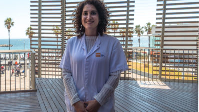 Iris L. Matilla Vaz es enfermera en la unidad de investigación clínica del IMIM, donde se realizan ensayos clínicos en fase I.